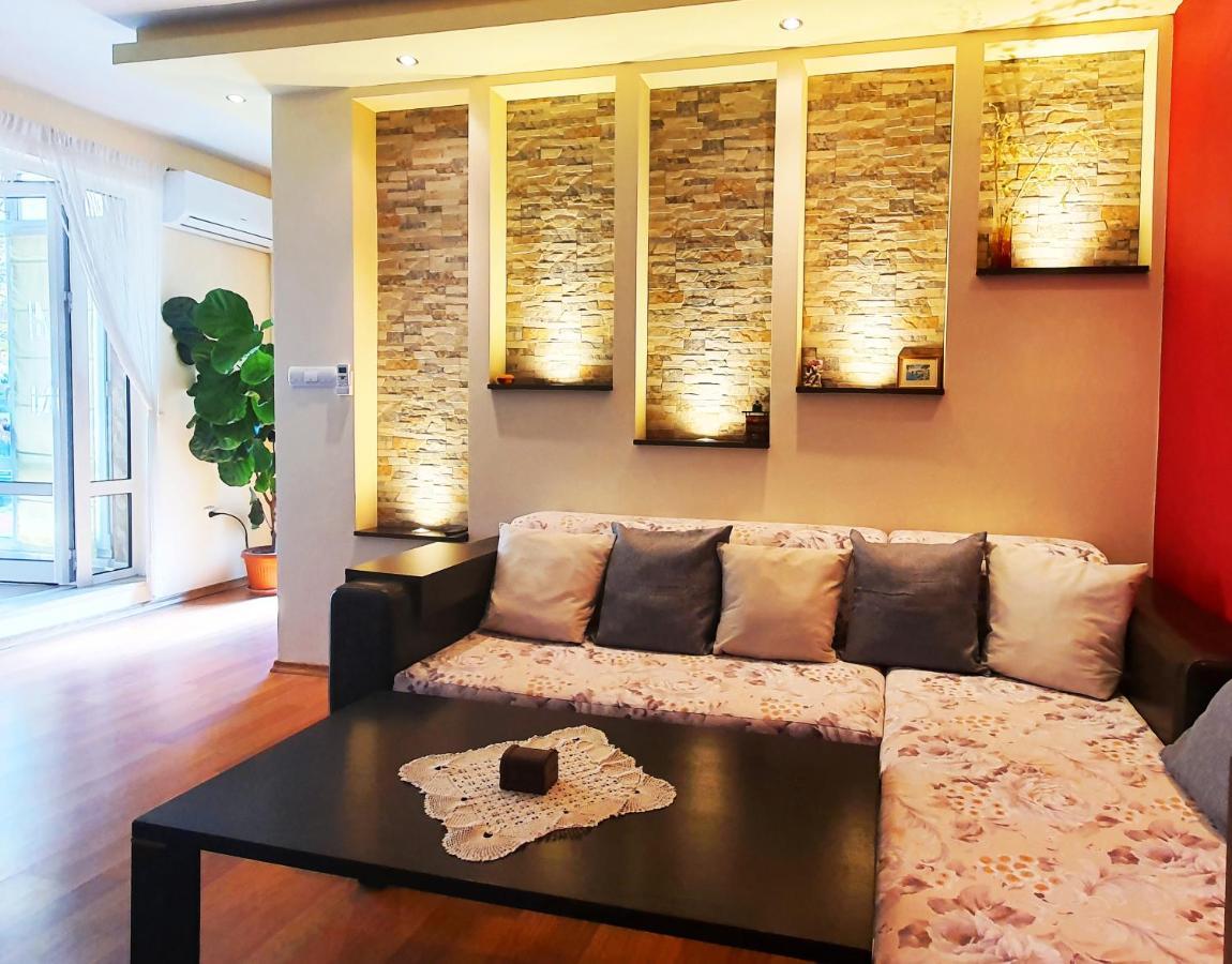 Apartment Nicole พลอฟดิฟ ภายนอก รูปภาพ